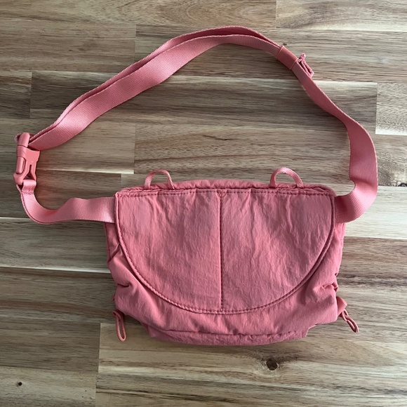 The North Face Never Stop Belt Bag - Picture 2 of 11